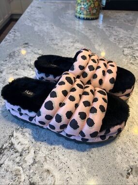 UGG Maxi Slide Cheetah Print Platform Sandals Pink Scallop Size 8 EUC